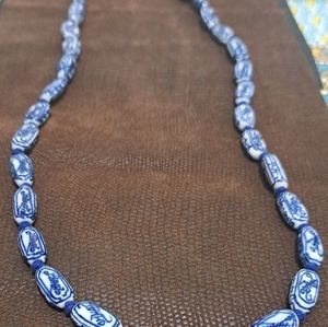 Vntg blue/white Chinese porcelain hand knotted beaded necklace